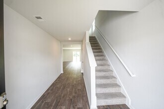 459 Coconut Dr in Bloomingdale, GA - Building Photo - Building Photo