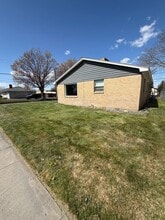 836 E Olive Ave in Moses Lake, WA - Building Photo - Building Photo