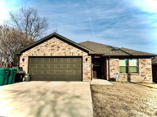 2213 N Hickory St in Sherman, TX - Building Photo