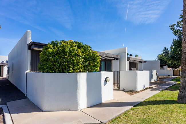 1250 E Bethany Home Rd in Phoenix, AZ - Building Photo - Building Photo