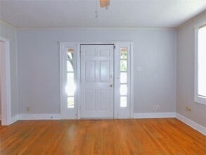 1609 N Locust St in Denton, TX - Building Photo - Building Photo