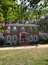 5401 Broadmoor St in Alexandria, VA - Foto de edificio - Building Photo