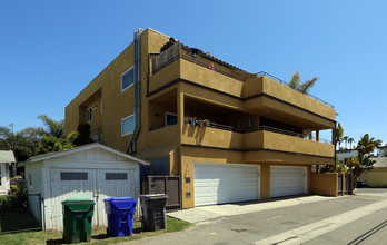 221 S Myers St in Oceanside, CA - Building Photo - Building Photo