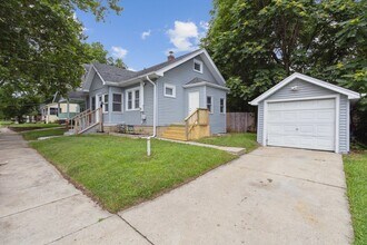 422 Miriam Ave in Rockford, IL - Building Photo - Building Photo
