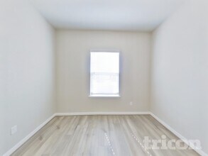 13551 Paxton Blvd in Saint Hedwig, TX - Building Photo - Building Photo