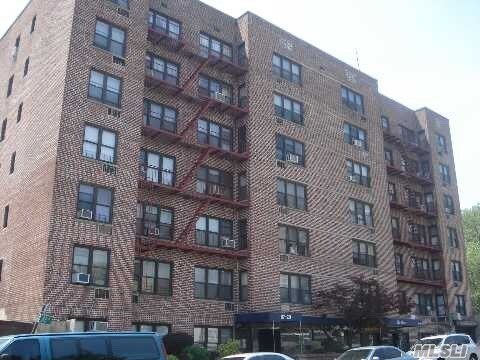 87-20 175th St-Unit -2J in Queens, NY - Building Photo