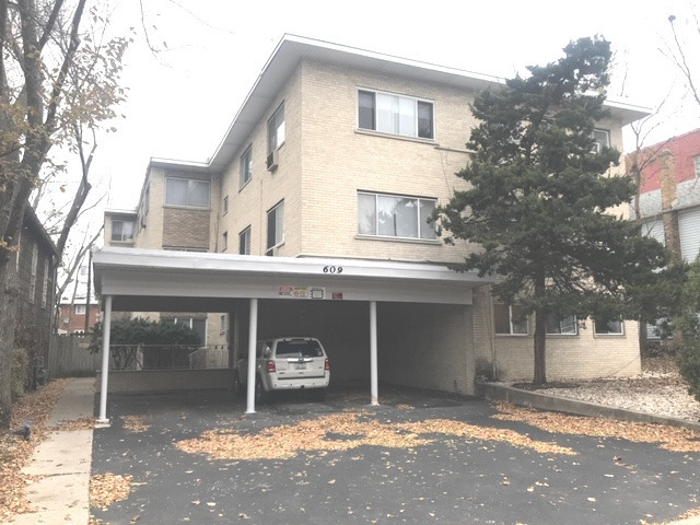 609 Oakton St in Evanston, IL - Building Photo