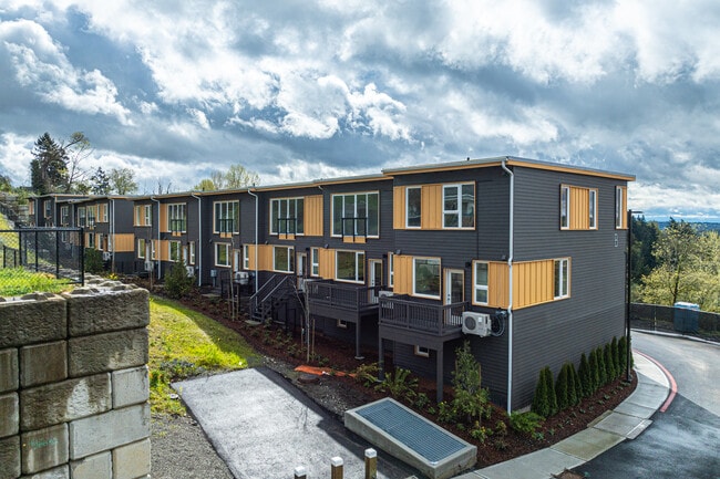 Skyridge Townhomes in Seattle, WA - Building Photo - Building Photo