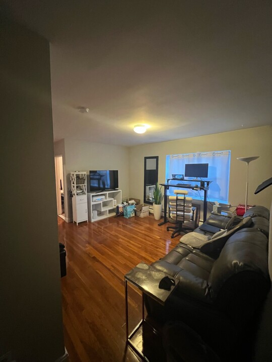 43 Selkirk Rd, Unit 61-11 in Boston, MA - Building Photo