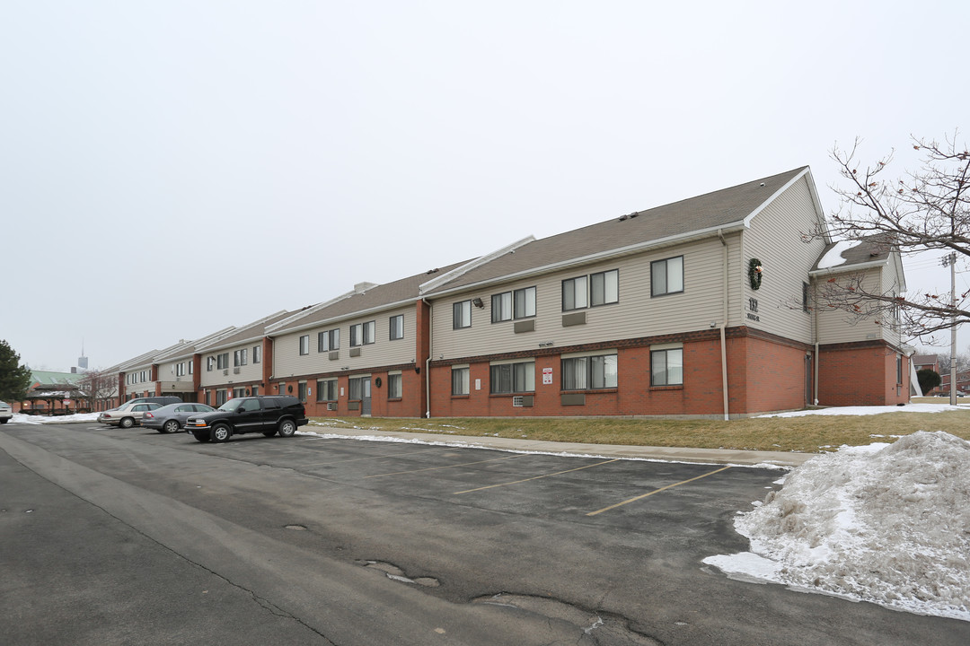 Friendship Manor Apartments in Buffalo, NY - Foto de edificio