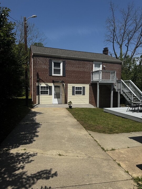 706 N Caldwell St in Salisbury, NC - Foto de edificio