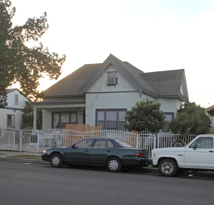 2822 Huron St in Los Angeles, CA - Building Photo