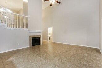 113 Dennis Dr in Cedar Hill, TX - Foto de edificio - Building Photo