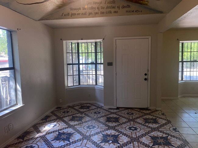 322 Jean St in San Antonio, TX - Building Photo - Building Photo