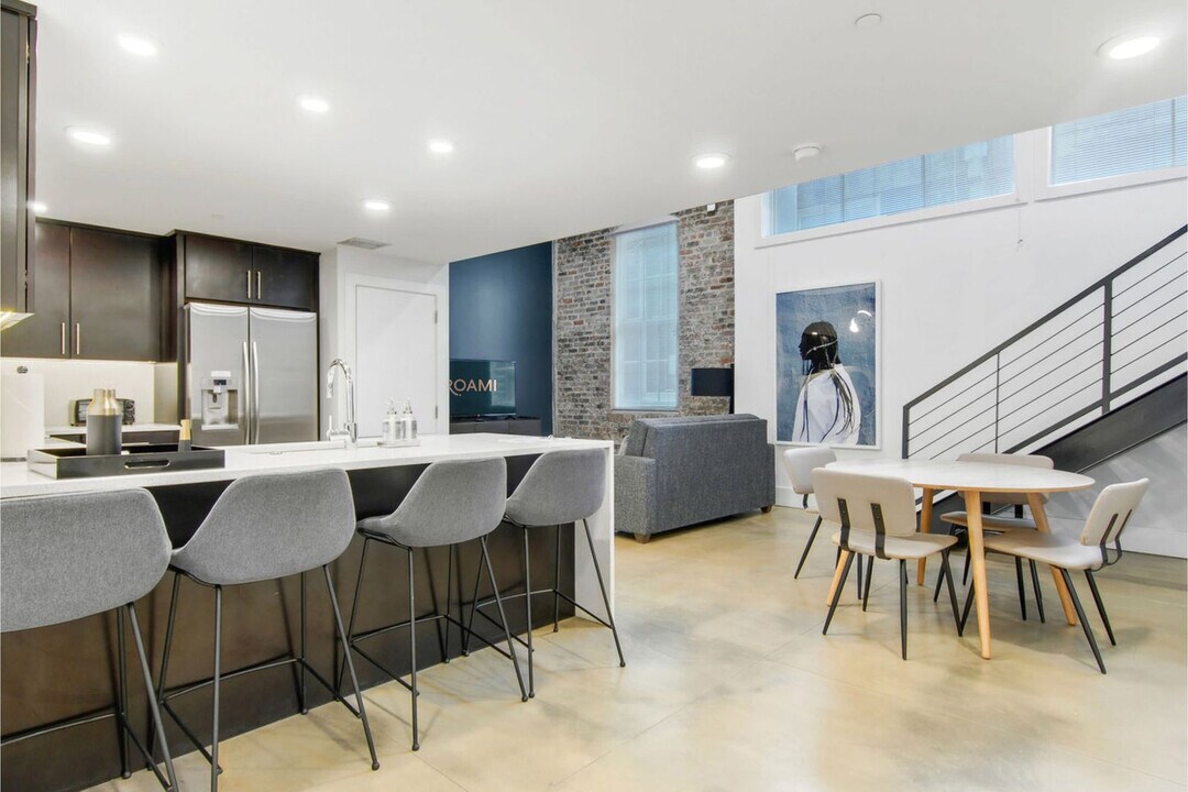 822 Howard Ave in New Orleans, LA - Building Photo