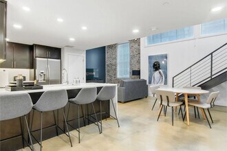 822 Howard Ave in New Orleans, LA - Building Photo - Building Photo