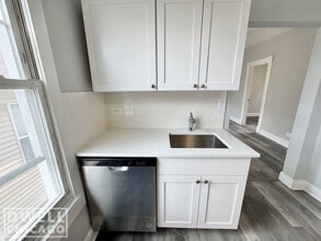 1546 W Walton St, Unit 1 in Chicago, IL - Building Photo - Building Photo