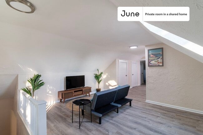 Room in Shared 6 bed/2 bath home, Unit F in Boston, MA - Foto de edificio - Building Photo