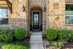 2513 Gramercy Park Dr in Flower Mound, TX - Building Photo