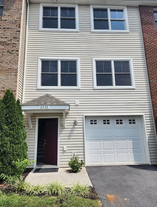 property at 2232 Lapis Ln