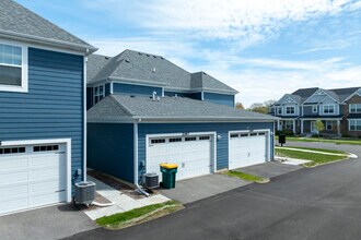 The Villas at Link Crossing in Buffalo Grove, IL - Building Photo - Building Photo