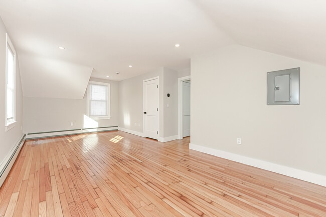 26 Saint James St, Unit 26