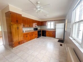 31 Maple Ave in Kings Park, NY - Building Photo - Building Photo