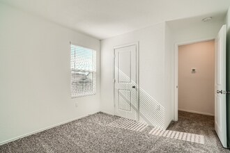 2712 Shimsham Dr in Pflugerville, TX - Building Photo - Building Photo