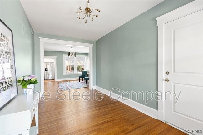 property at 117 N Crenshaw Ave