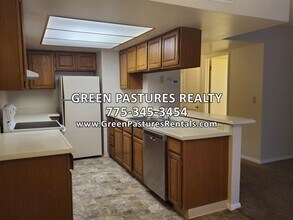 542 Nichols Blvd in Sparks, NV - Building Photo - Building Photo