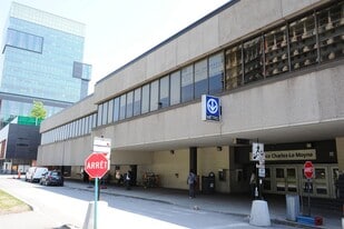 2061 Saint-Urbain Rue in Montréal, QC - Building Photo