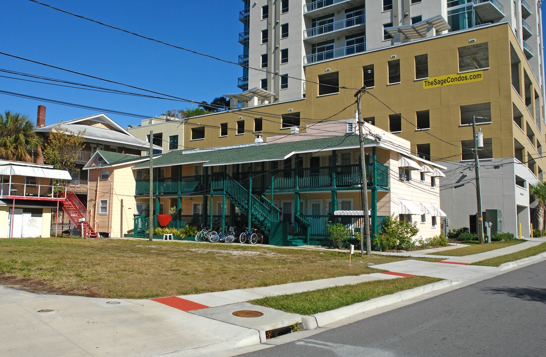 433 Delmar Ter S in St. Petersburg, FL - Building Photo