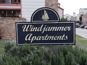 Windjammer Apartments in Garland, TX - Foto de edificio - Other