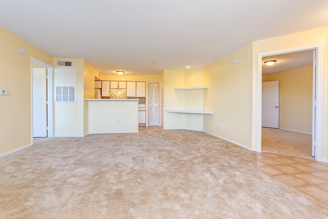 2214 Grand Cayman Ct, Unit 1521 in Kissimmee, FL - Foto de edificio - Building Photo