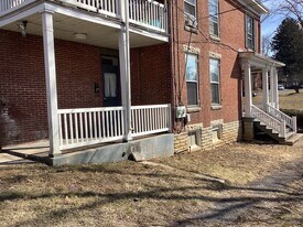 608 S Potomac St in Waynesboro, PA - Building Photo