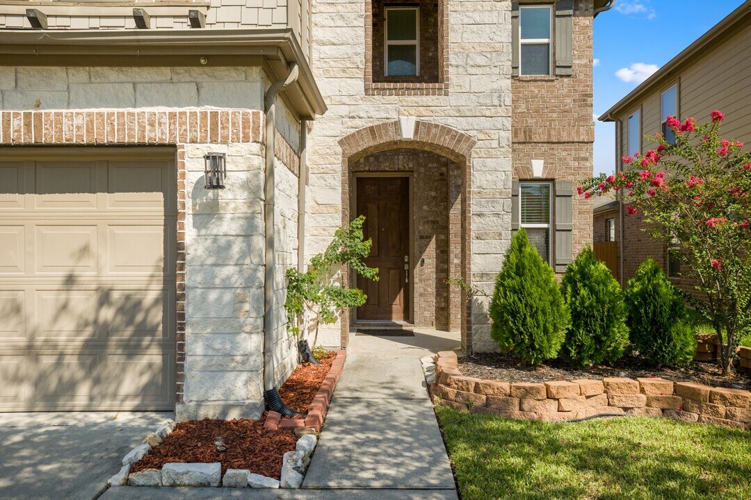 4118 Lake Cypress Cir in Houston, TX - Building Photo