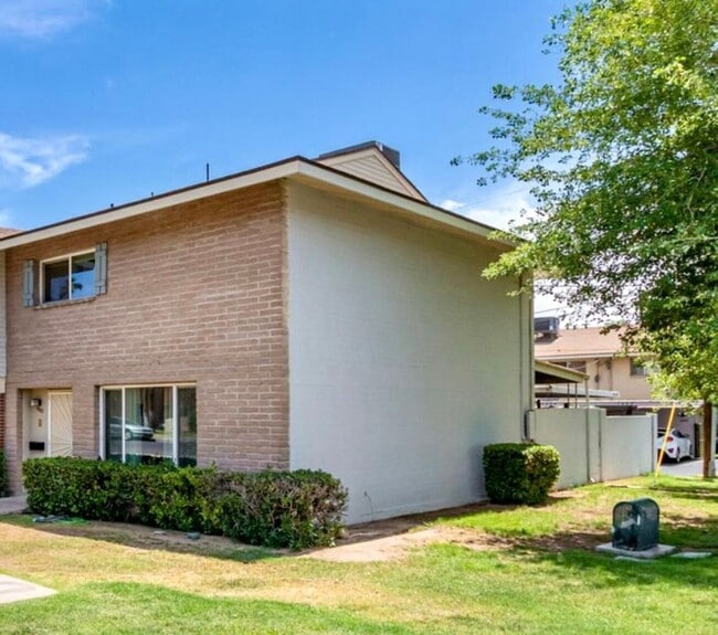 property at 1667 W Hazelwood St