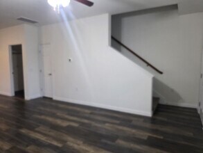 6311 White Oak Dr in Hitchcock, TX - Building Photo - Building Photo