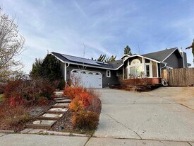 148 Castlemont Dr in Grass Valley, CA - Building Photo