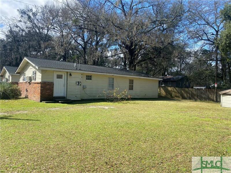 323 Strickland St in Hinesville, GA - Building Photo