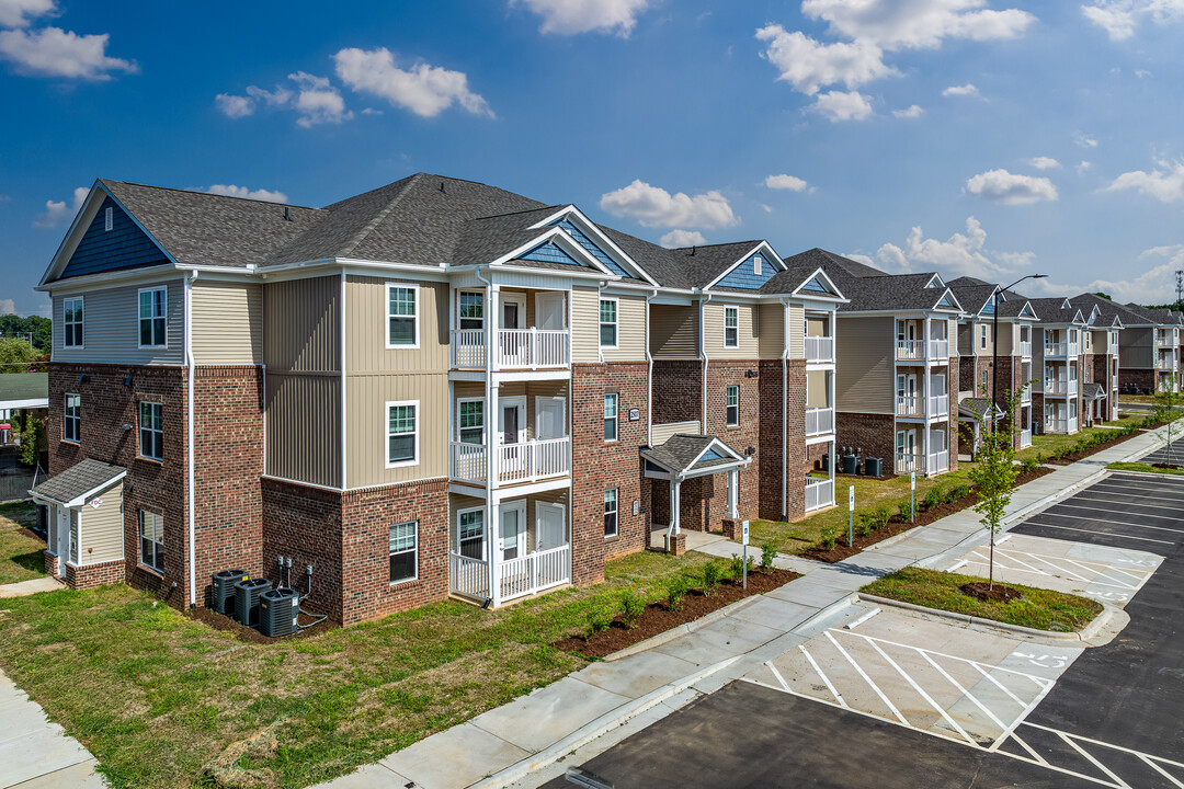 Townsend Trace in Greensboro, NC - Foto de edificio