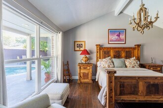 15818 Val Vista Dr in Houston, TX - Foto de edificio - Building Photo