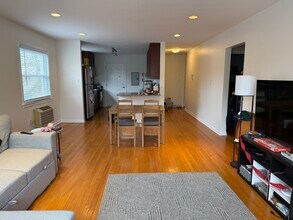 2145 Ridge Ave in Evanston, IL - Building Photo - Building Photo