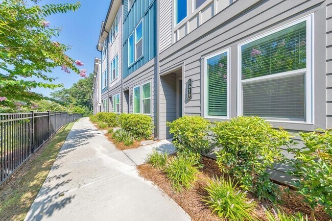 1519 Layton Ln NW in Atlanta, GA - Building Photo - Building Photo