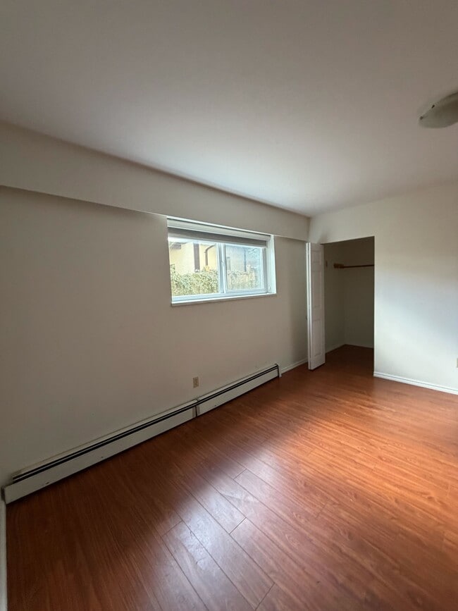 6337 Caulwynd Pl in Burnaby, BC - Building Photo - Building Photo