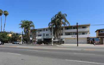 Villa Lorraine Apartments in Panorama City, CA - Building Photo - Building Photo