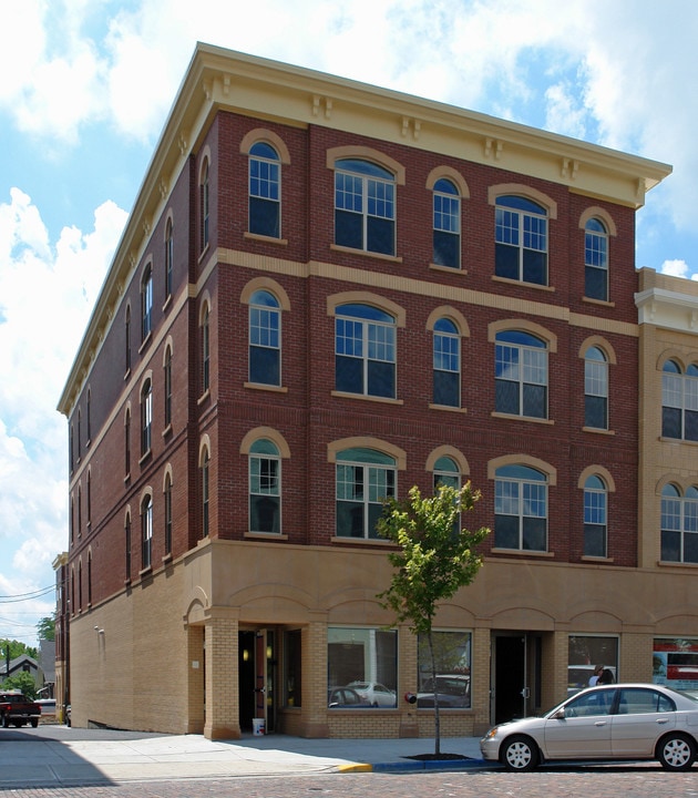25 W High St in Oxford, OH - Foto de edificio