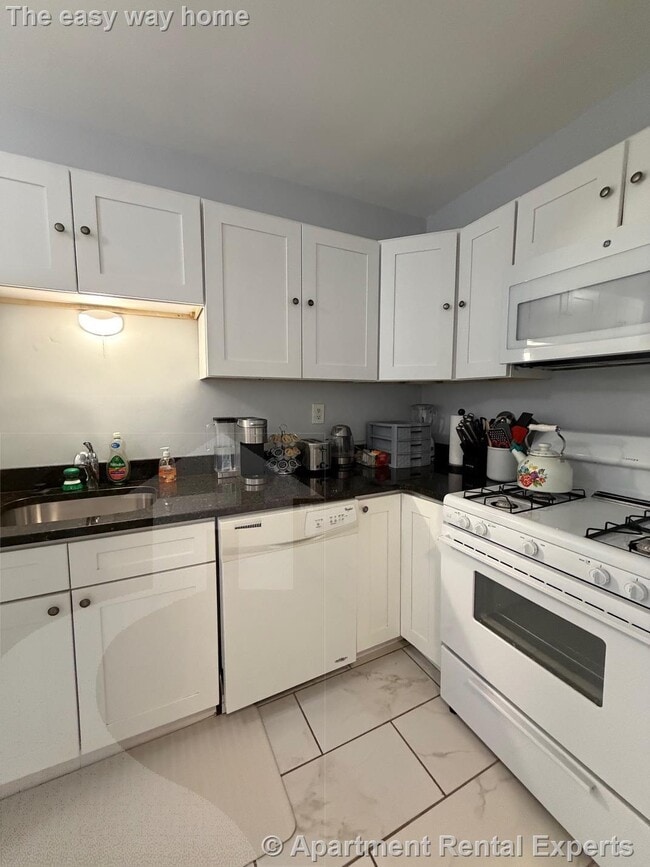 15 Ives St in Beverly, MA - Foto de edificio - Building Photo