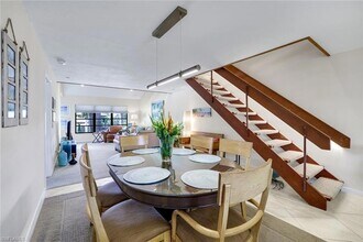 4092 Belair Ln in Naples, FL - Foto de edificio - Building Photo