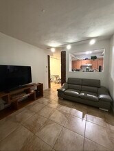 2 Colliston Rd in Boston, MA - Foto de edificio - Building Photo